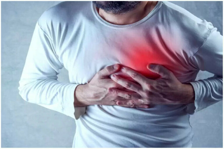 अगर आप 7 घंटे से कम सोते हैं तो दिल का दौरा आपके दरवाजे पर बैठा है