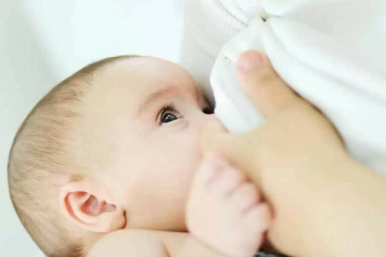 Mom tips : मां से हुई छोटी-सी गलती से जा सकती है बच्‍चे की जान, जानें कैसे संभल सकती हैं आप