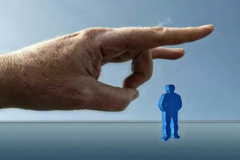 Importance of Person: कड़ी मेहनत के बाद भी ऑफिस में नही मिलती वैल्यू, तो अपनाएं ये टिप्स मिलेगी पूरी रिस्पेक्ट