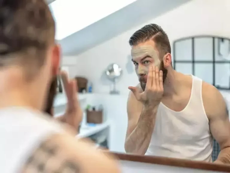 Summer Skin Care For Men: गर्मियों में पुरुष ऐसा रखें अपना स्किन केयर रूटीन, चिकनी सूरत पर लड़कियां हो जाएंगी फिदा