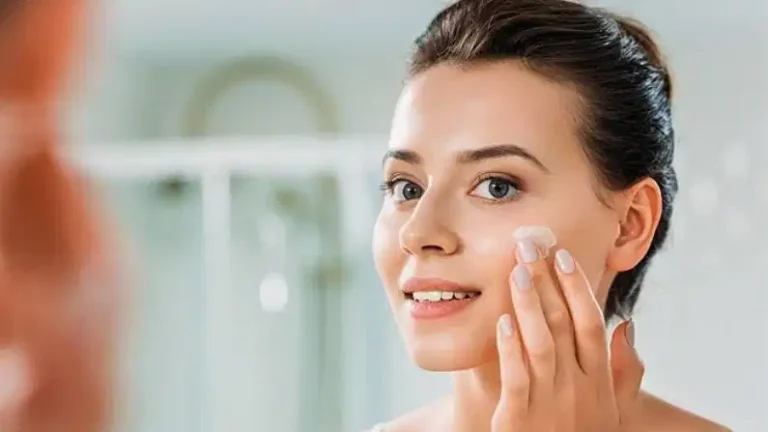 Skin Care Tips: गर्मियों में ऐसे रखें अपनी त्वचा का ख्याल, यहां है स्किन का ग्लोइंग सीक्रेट
