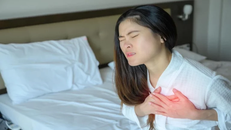 Heart attack: नींद न आना बन सकता है हार्ट अटैक का कारण, इन लक्षणों को पहचानना जरूरी