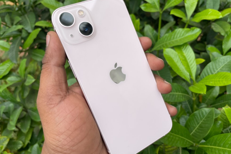 Iphone 13: सिर्फ आज 30 हजार से कम में मिल रहा iPhone 13, जल्दी करें और पाएं अपना सपनों का फोन
