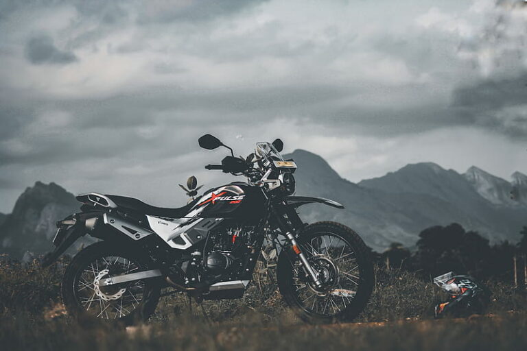 Affordable Adventure Bikes: अगर आपको भी पहाड़ों में घूमना है पसंद, तो ये तीन एडवेंचर बाइक है शानदार, जानें पूरी खबर