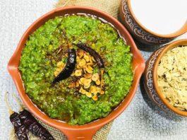 Palak Dal Khichdi Recipe