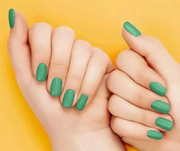 Simple Nail Art