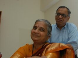 sudha-murty-supported-the-statement-of-infosys-co-founder-narayana-murthy-working-70-hours