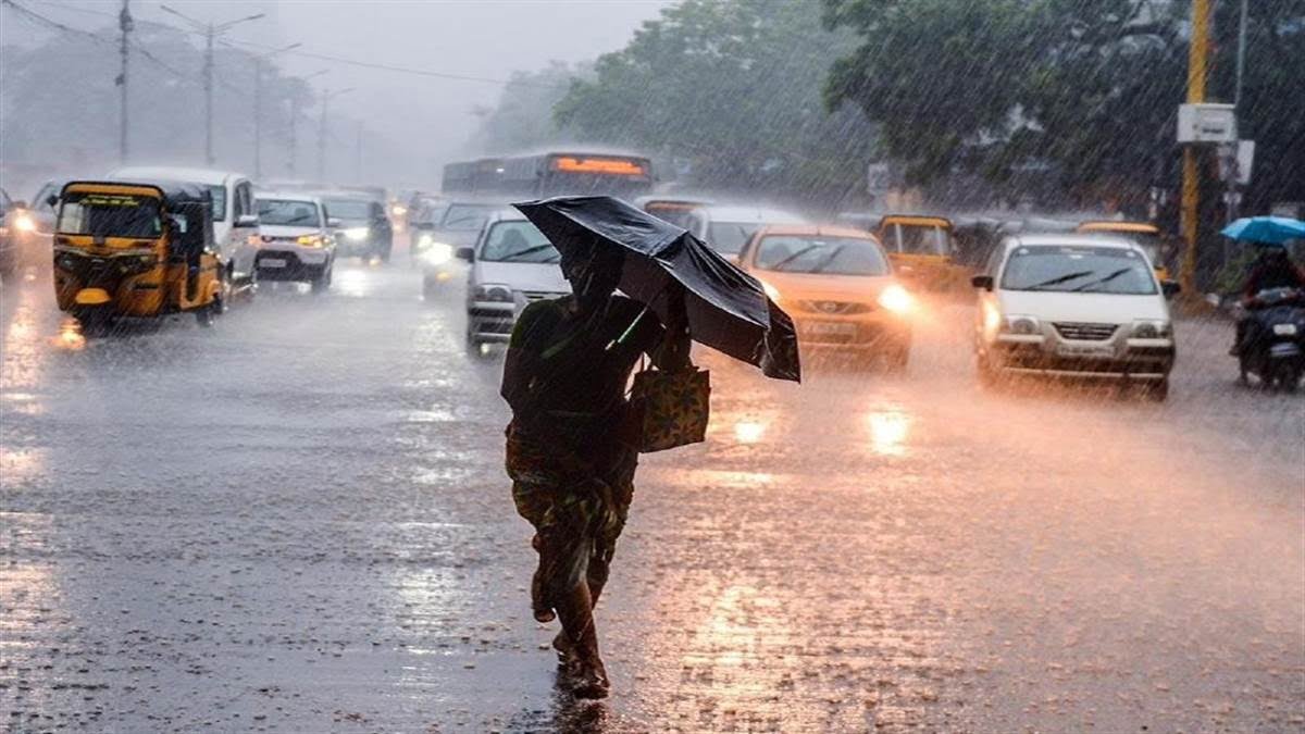 up-weather-along-with-heavy-rain-hailstorm-also-fell-in-many-districts-of-uttar-pradesh