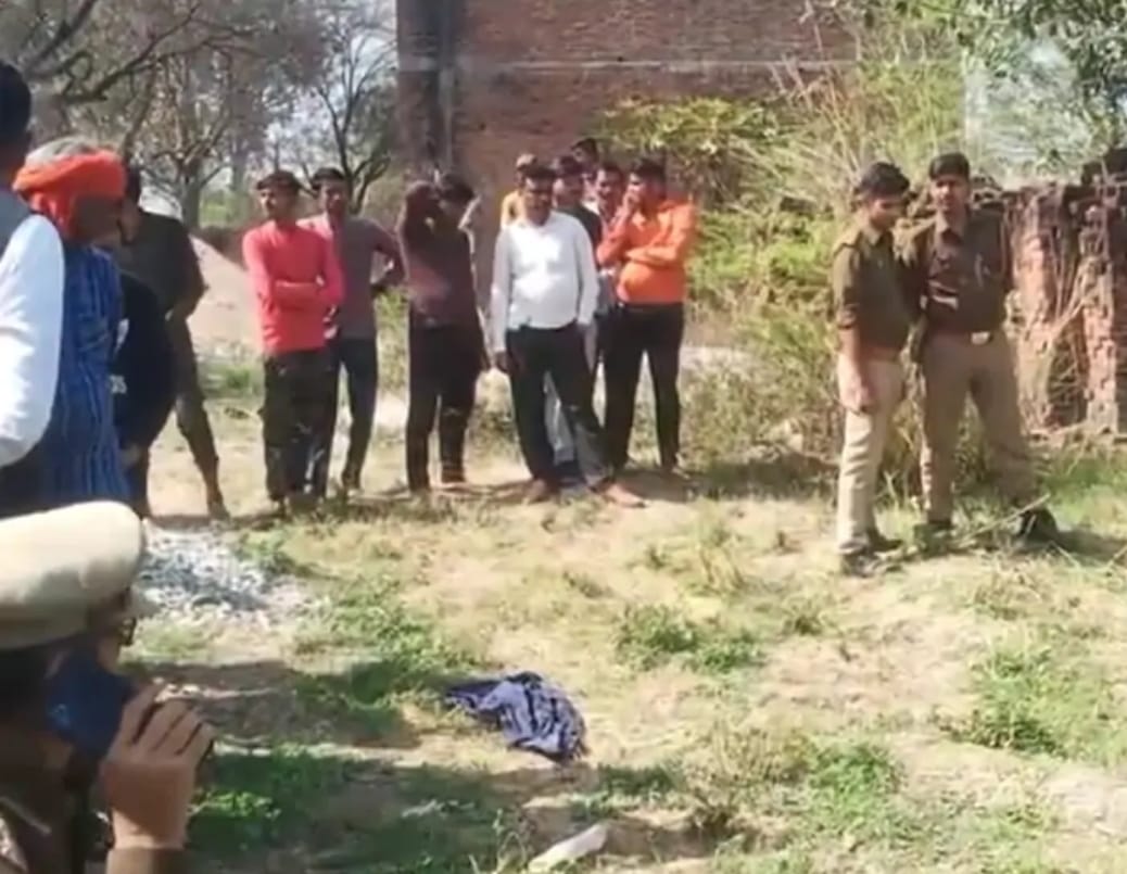 Jalaun: Dead body of missing youth found a few steps away from police post, family members create ruckus!