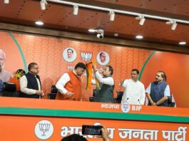Loksabha Elections से पहले यूपी कांग्रेस को बड़ा झटका, BJP में शामिल हुए पूर्व विधायक Ajay Kapoor!