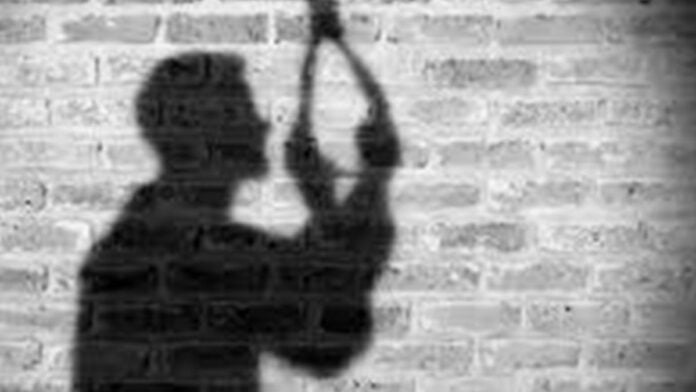 Etawah Suicide: Committed suicide by posting video on social media, sought his last wish from CM Yogi!