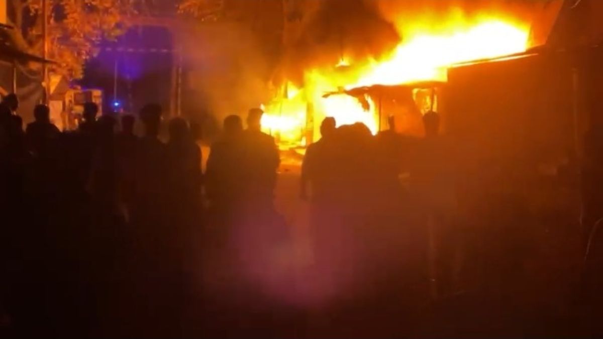Kanpur Fire in electronic shop, loss worth lakhs, people rescued with great effort!