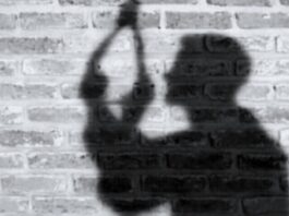 vegetable-shopkeeper-fed-up-with-outpost-in-charge-in-kanpur-commits-suicide-by-hanging-himself