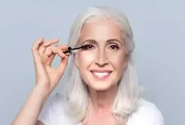 Makeup Mistakes: 50 की उम्र में कर रहीं है मेकअप, तो न करें ये गलतियां बिगड़ जाएगा लुक