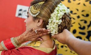 Juda With Hair Accessories: एक्सेसरीज के साथ बनाएं खूबसूरत हेयर स्टाइल, मिलेगा परफेक्ट इंडियन लुक