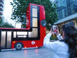 Samsung folds a London bus