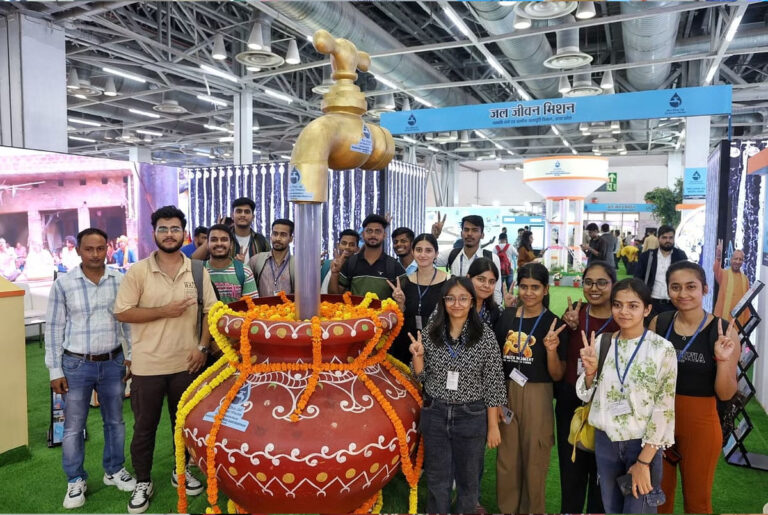 यूपी इंटरनेशनल ट्रेड शो में बज रहा यूपी के जल जीवन मिशन का डंका, स्टॉल बना आकर्षण का केंद्र
