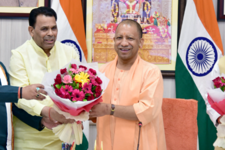 योगी के मंत्री बोले-संविधान की दुहाई देने वालो, मत टकराओ देश की 55 फीसदी जनता से