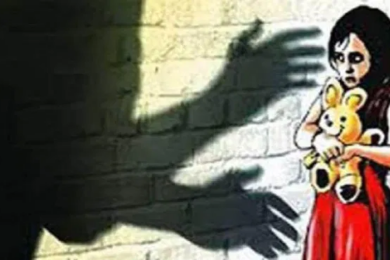 मुंह बांधकर मामा आया, भांजी को अगवा कर हुआ फरार, वीडियो देखें और जानें क्यों ?