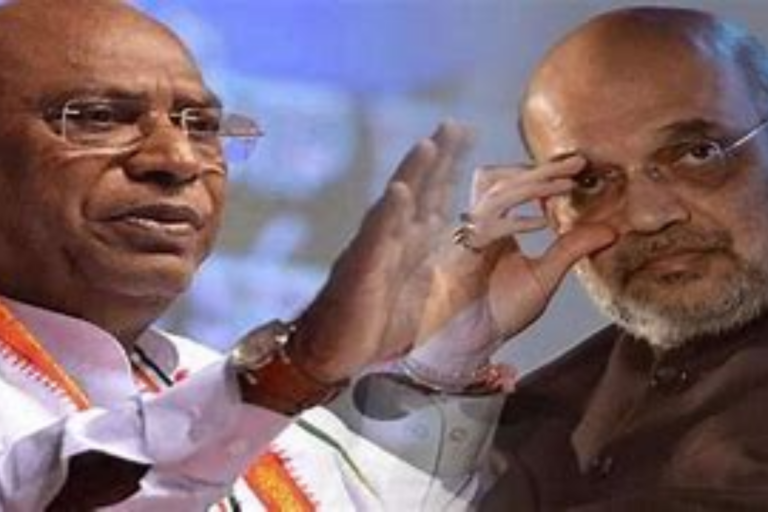 जम्मू-कश्मीर चुनाव : तू सेर-मैं सवा सेर. खड़गे के बयान पर शाह का पलटवार