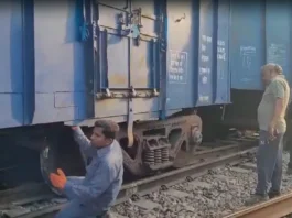 पटरी से उतरी ट्रेन