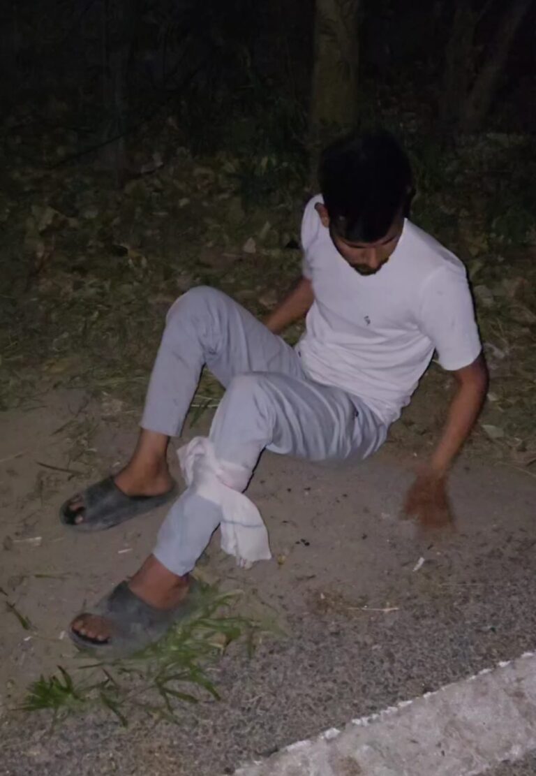 Ghaziabad: त्योहारों से पहले पुलिस का बड़ा एक्शन, मुठभेड़ में खौफनाक स्नैचर गिरफ्तार, तमंचा और चोरी की बाइक बरामद