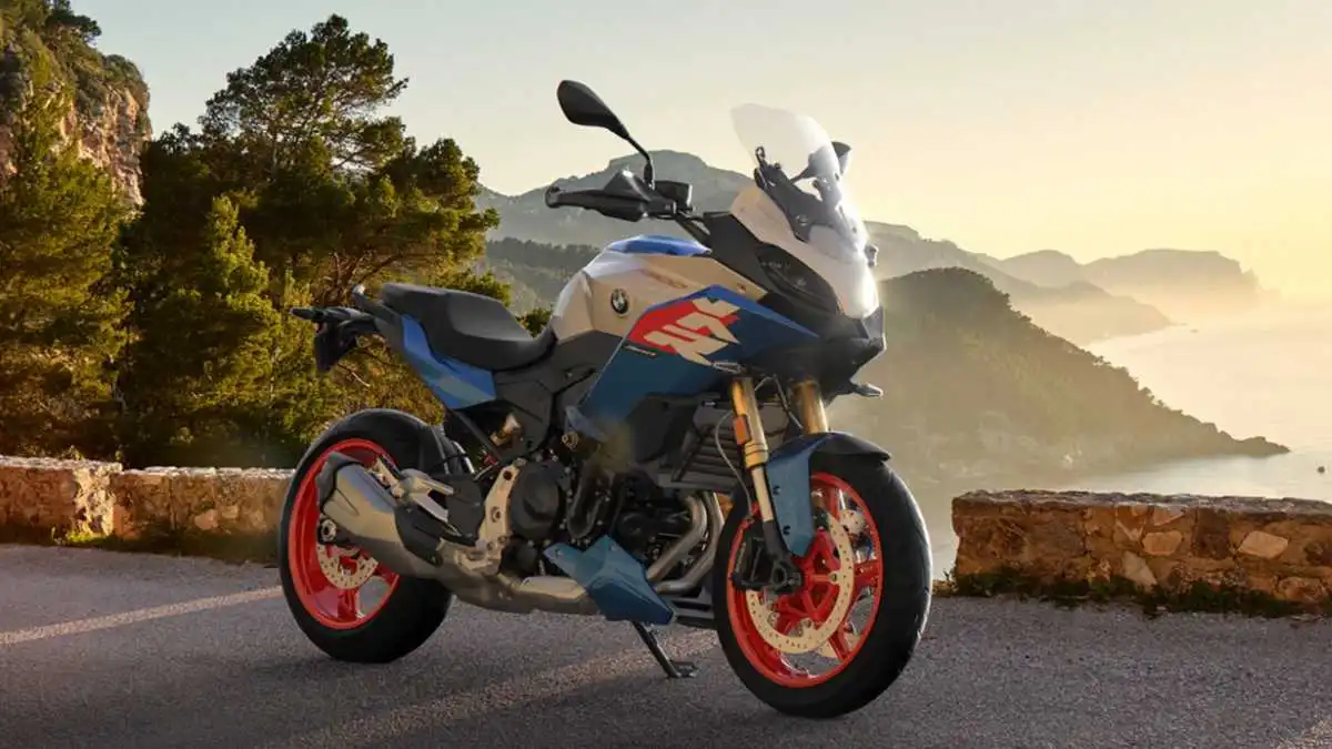 2025 BMW F900 XR