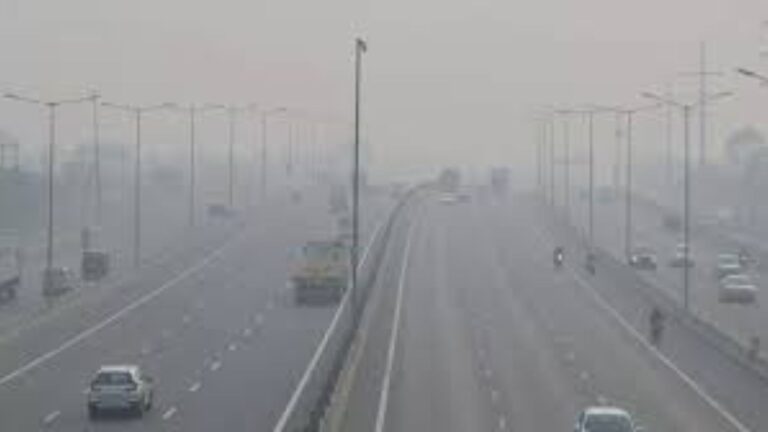 AQI update: गौतमबुद्धनगर में प्रदूषण का स्तर बढ़ा, CAQM ने जारी किए ये आदेश