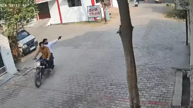 Meerut News: दरोगा के बेटे ने मचाया आतंक,दो कॉलोनियों में ताबड़तोड़ फायरिंग, छात्र घायल