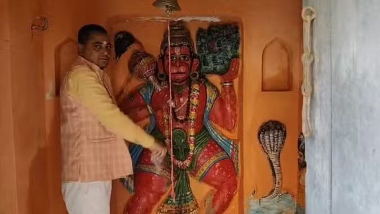 Sambhal News: “हर-हर महादेव” और “जय श्री राम” के नारें गुंज उठे, 42 साल बाद खुला बालाजी मंदिर