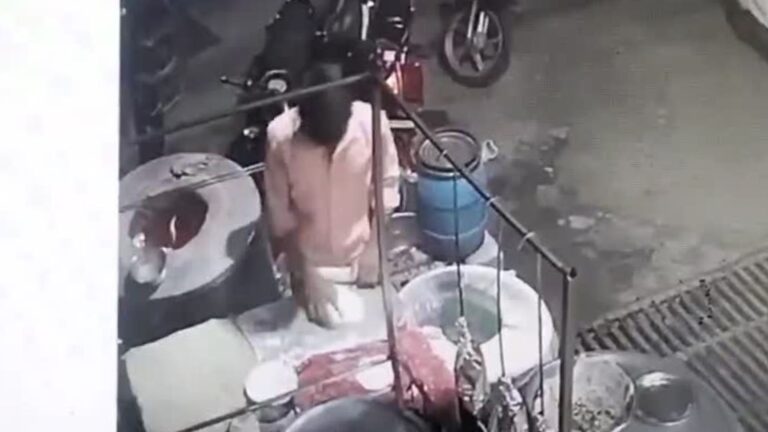 Ghaziabad News: होटल में थूक लगाकर रोटी बनाने का वीडियो वायरल, आरोपी गिरफ्तार, देखें वीडियो