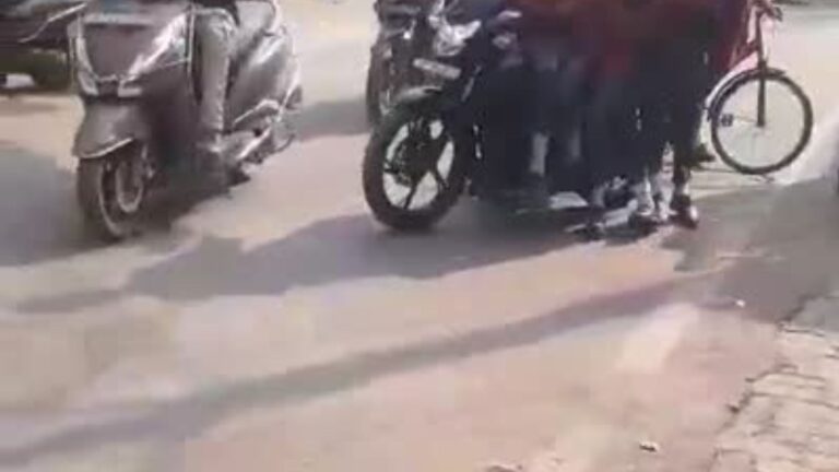कानपुर में हीरोगिरी… एक बाइक पर 6 स्कूली छात्रों का स्टंट, वायरल हुआ वीडियो, देखें!