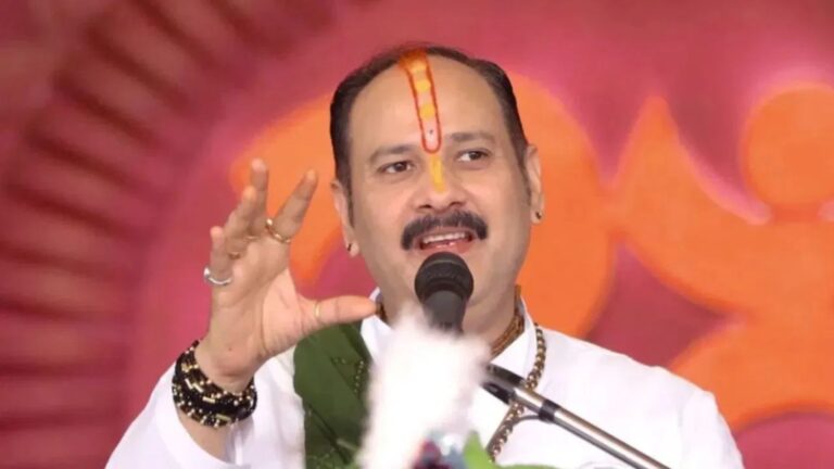 Meerut News: मेरठ में पंडित प्रदीप मिश्रा की कथा में भगदड़, भीड़ में 3 लोग दबे