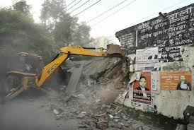 Lucknow Court Road illegal encroachment